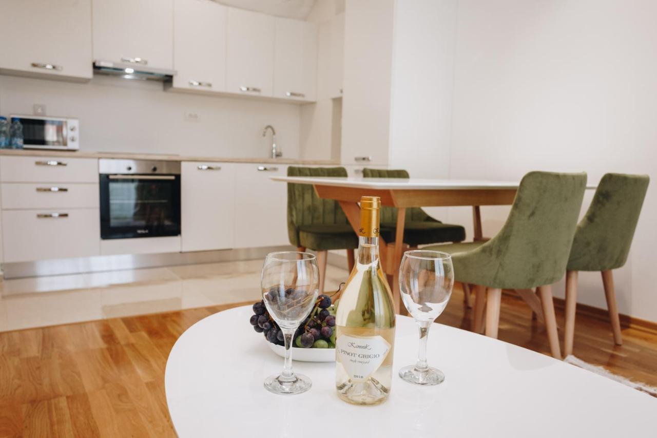 Status-M Apartments Бечичи Экстерьер фото