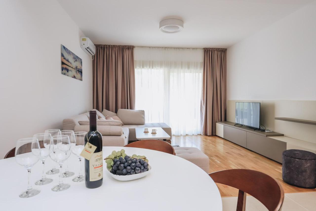 Status-M Apartments Бечичи Экстерьер фото