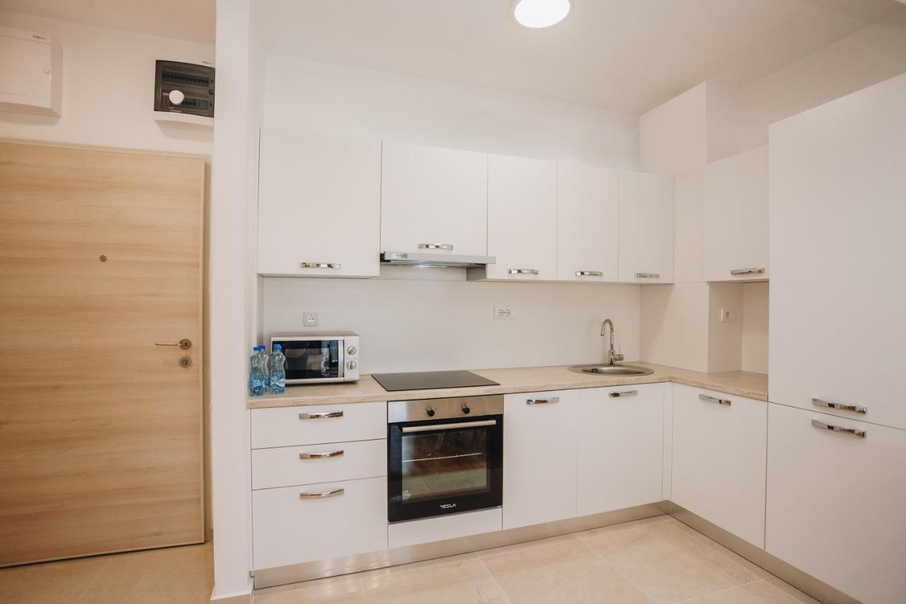 Status-M Apartments Бечичи Экстерьер фото